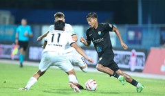 Farmaceuti odmah na početku drugog dijela povećali prednost pogotkom Mitrovića