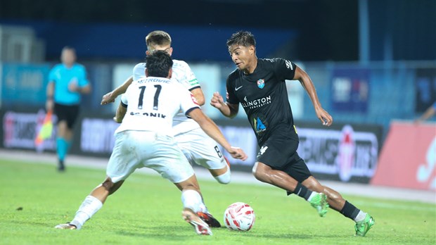 Farmaceuti odmah na početku drugog dijela povećali prednost pogotkom Mitrovića