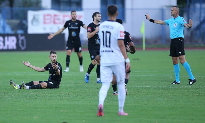 Bošnjak zaradio jedan od najbržih crvenih kartona u povijesti lige