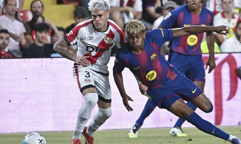 Barcelona duboko u sudačkoj nadoknadi do pobjede, Livaković opet ostao na klupi