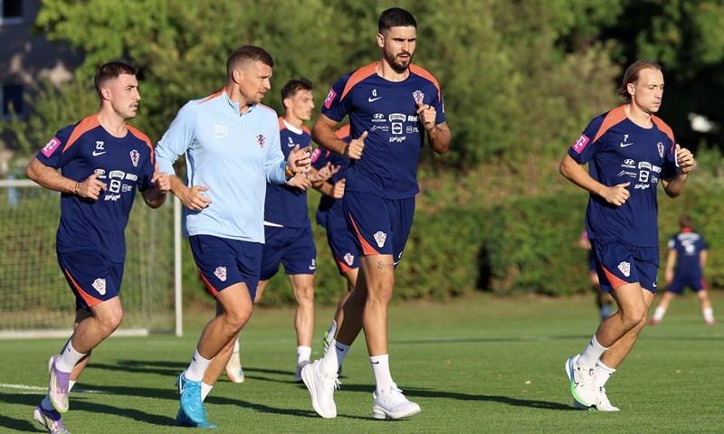 Hrvatska reprezentacija odradila prvi trening na pomoćnom igralištu u Maksimiru