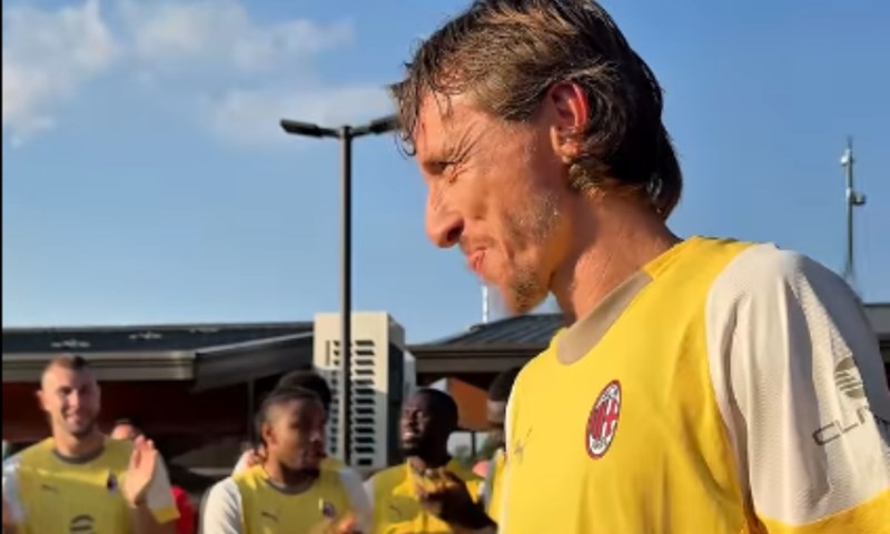 Luka Modrić dobio iznenađenje za 40. rođendan na treningu Milana
