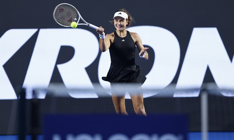 Iva Jović i Emiliana Arango u borbi za svoj prvi WTA naslov u karijeri