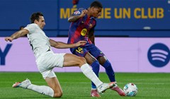 Barcelona glatko slavila, Valencia šest puta vadila loptu iz mreže