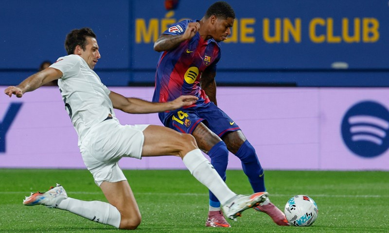 Barcelona glatko slavila, Valencia šest puta vadila loptu iz mreže