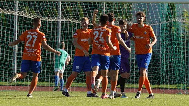 Pogledajte nevjerojatan pogodak vratara Varteksa iz svog kaznenog prostora