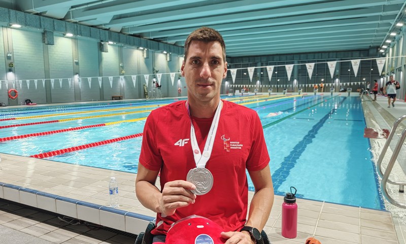 Sinovčić osvojio srebro na Svjetskom paraplivačkom prvenstvu u Singapuru