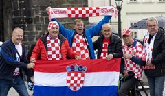 Hrvatski navijači u Pragu u niskom startu čekaju utakmicu protiv Češke