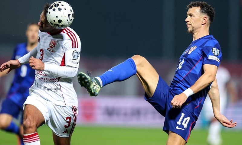 Ajax se osramotio u Alkmaaru, Perišićev PSV rutinski do pobjede