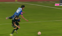 Diskutabilna situacija u kaznenom prostoru, Pavičić srušio Stojakovića, za Terzića nema penala