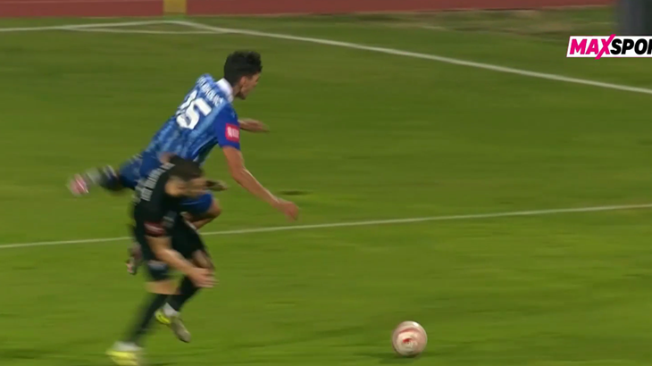 Diskutabilna situacija u kaznenom prostoru, Pavičić srušio Stojakovića, za Terzića nema penala