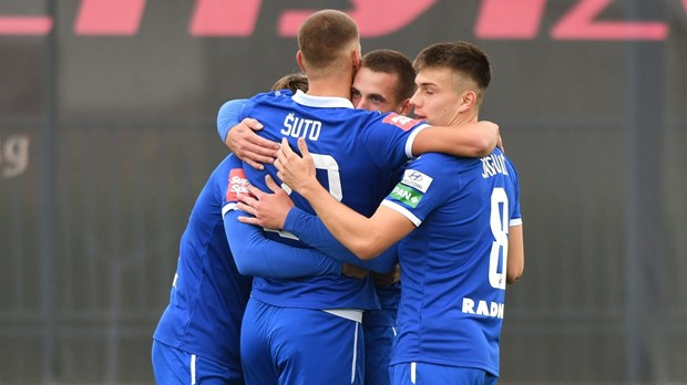 VAR soba si je uzela vremena pa nakon šest minuta provjere poništila pogodak Lepinjice