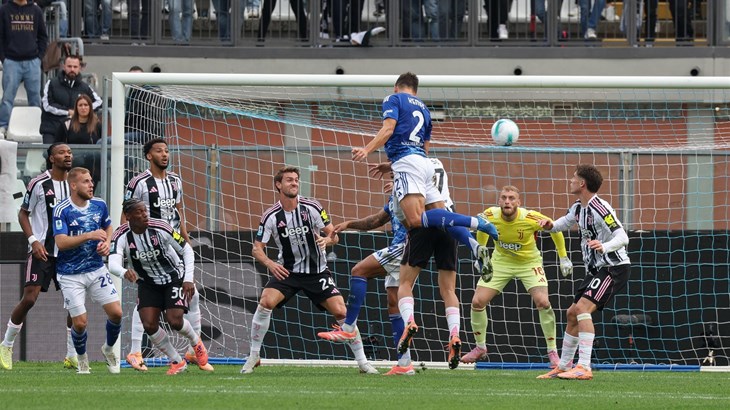 Tudoru se opasno trese stolica, Como održao lekciju neraspoloženom Juventusu