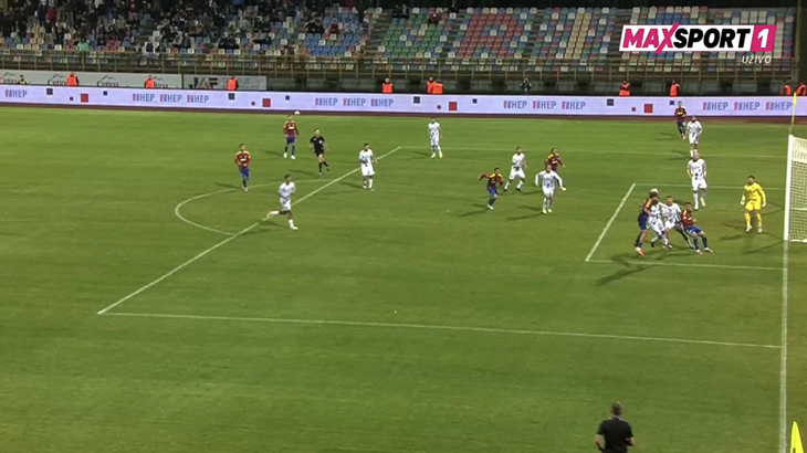 Krasnu akciju Hajduka završio je Krovinović, ali gol je poništen zbog zaleđa