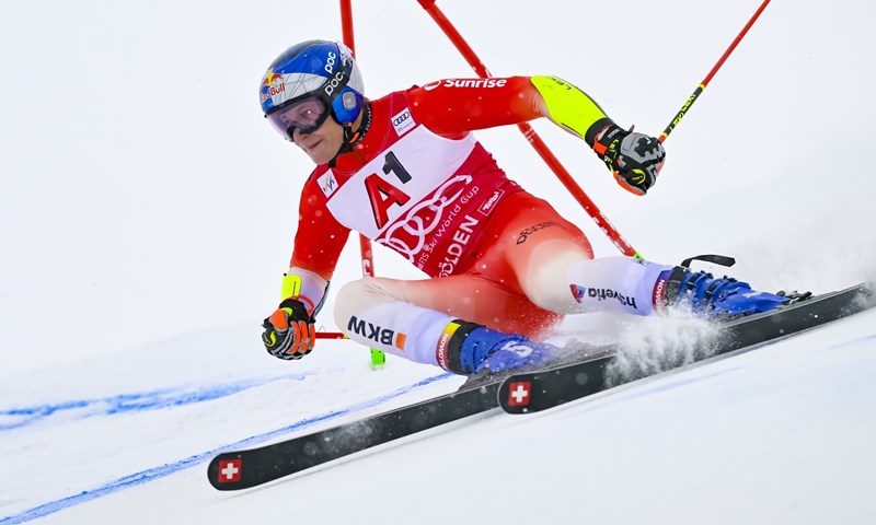 Marco Odermatt slavio u prvom superveleslalomu sezone