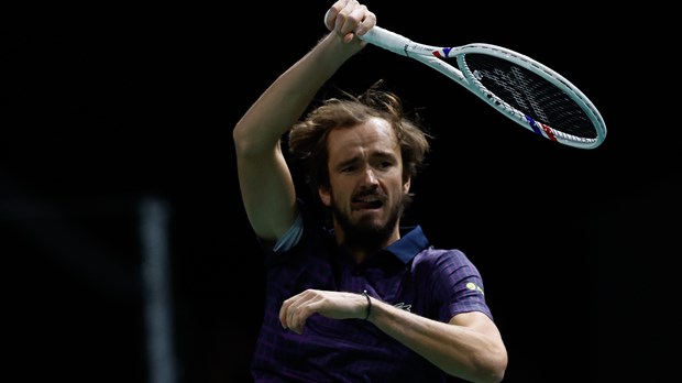 Medvjedev u najneizvjesnijem meču dana prošao u četvrtfinale turnira u Parizu