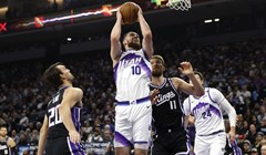 Nurkić u posljednjoj sekundi donio pobjedu Jazzu, Rocketsi se zagrijali i svladali i Maverickse