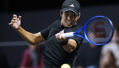 Tien u tie-breaku trećeg seta svladao Norrieja i osvojio prvi ATP naslov