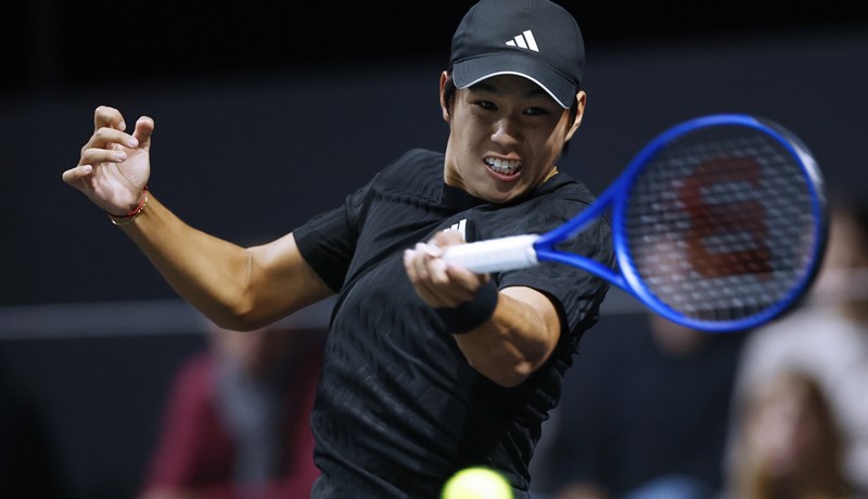 Tien u tie-breaku trećeg seta svladao Norrieja i osvojio prvi ATP naslov