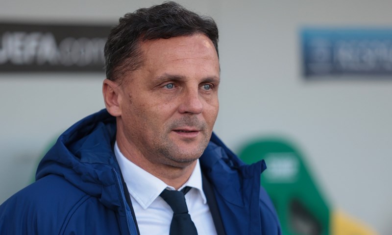 Kovačević ostaje na klupi Dinama, igrači već u Puli odradili sastanak