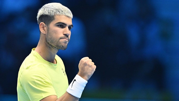 Alcaraz osigurao broj jedan na kraju godine, pobjedom u polufinale pogurao i De Minaura