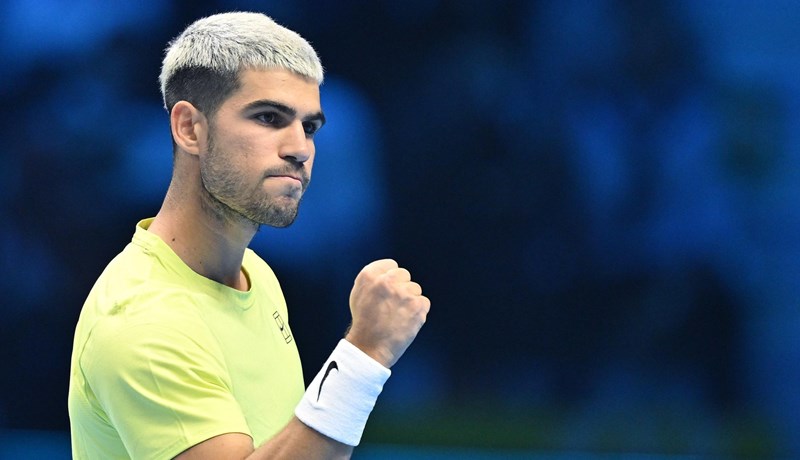 Alcaraz osigurao broj jedan na kraju godine, pobjedom u polufinale pogurao i De Minaura