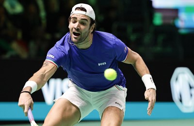 Italija bez izgubljenog seta do polufinala Davis Cupa