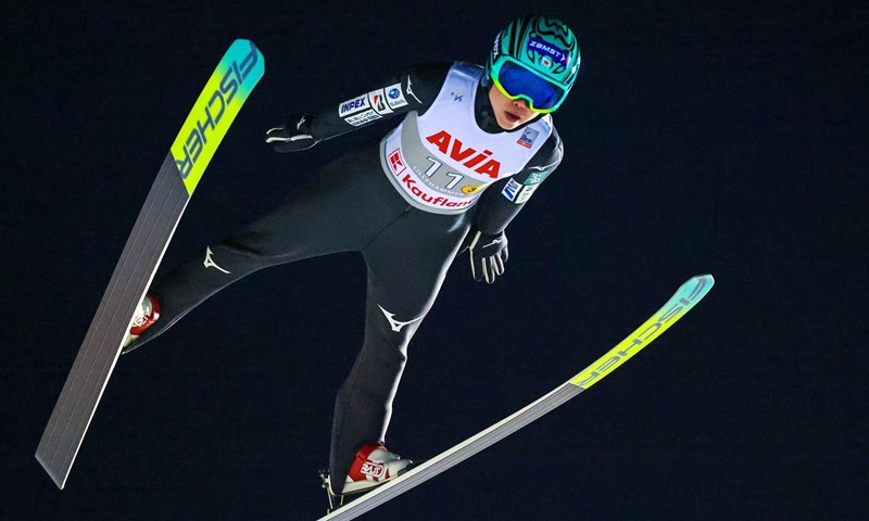 Japanska mješovita reprezentacija pobjednica prvog natjecanja u skijaškim skokovima u novoj sezoni