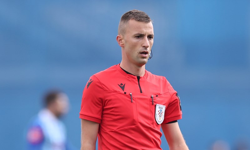 Osijek nakon 28 minuta ostao s igračem manje, Petrusenko je bio jako neoprezan