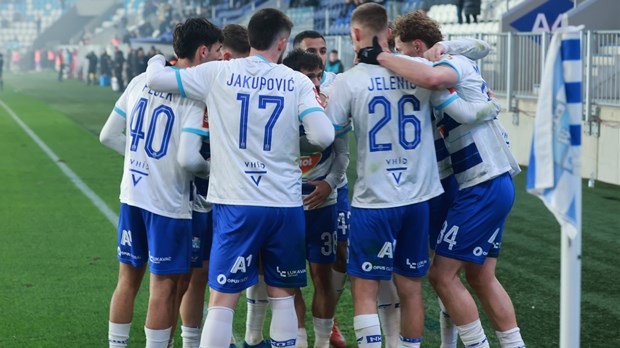 Luka Jelenić krasno pogodio za bod Osijeka s igračem manje