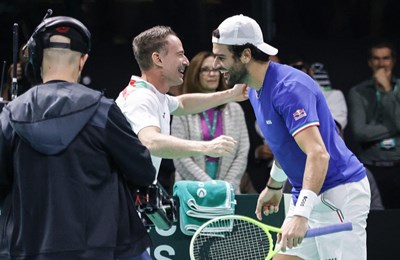 Italija sve riješila u singlu i bez glavnih aduta osvojila Davis Cup