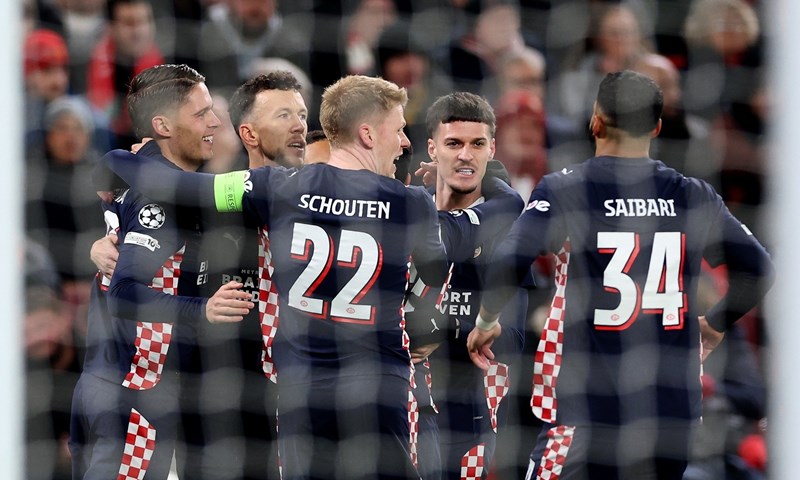 Perišić zabio, ali se i ozlijedio, Liverpool teško stradao na Anfieldu protiv PSV-a