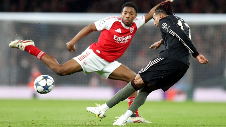 Arsenal prvi koji je ove sezone nanio poraz Bayernu, Topnici ostaju sami na vrhu