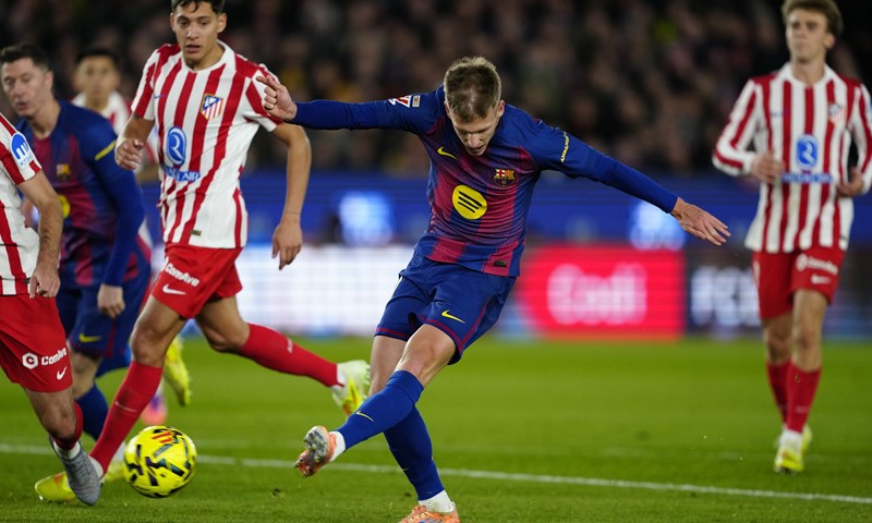 Olmo skupo platio gol protiv Atletica, ozlijedio se prilikom pada i slijedi mu pauza
