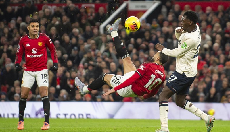 Manchester United ponovno kiksao, West Ham u završnici do boda