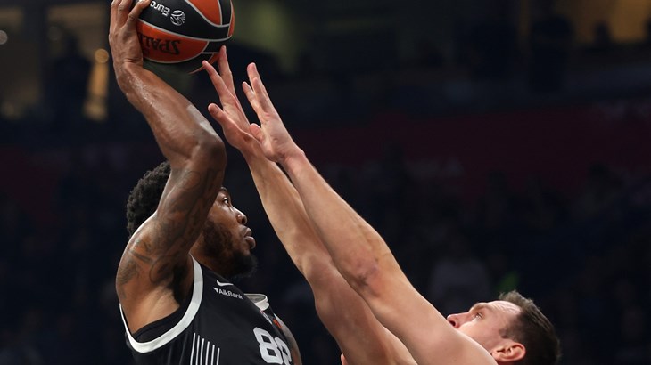 Hezonja predvodio Real do pobjede u Istanbulu, dvoboj u Pireju odgođen