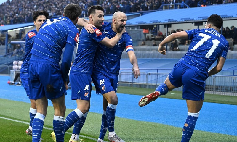 Kronologija: Početničke pogreške Dinamovih igrača, Betis lako do pobjede