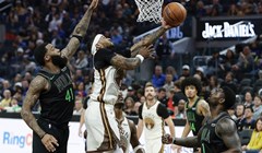 Double-double Zupca u novom porazu Clippersa, oslabljeni Warriorsi iznenadili u Clevelandu