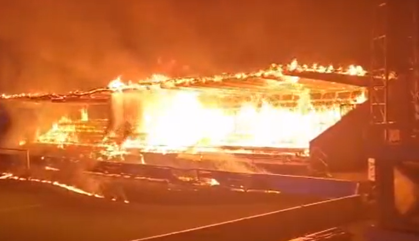 Haka je ispala iz finske lige, a tri maloljetna navijača zapalila su tribinu na stadionu