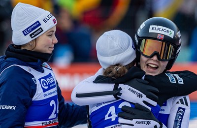 Sve ostaje u obitelji: Nika i Domen Prevc slavili u Klingenthalu