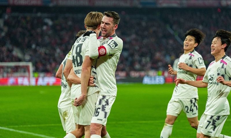 Šok na Allianz Areni, fenjeraš odnio bod protiv Bayerna koji se u završnici spasio blamaže