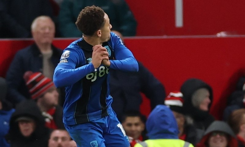 Ludnica na Old Traffordu: Bournemouth uzeo bod u utakmici s osam golova