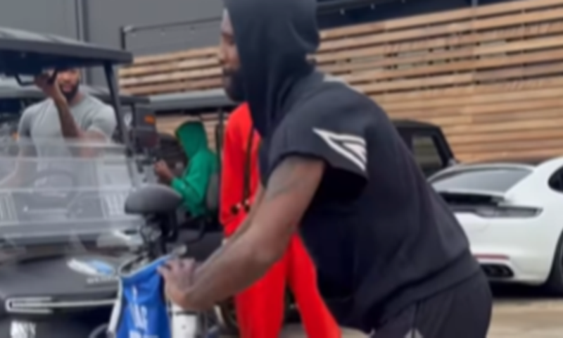 Mavericksi su imali posebnog gosta na predblagdanskom okupljanju, Irving ga 'nokautirao'