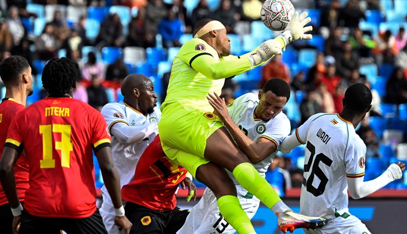 Angola povela, Zimbabve u finišu prvog poluvremena do boda