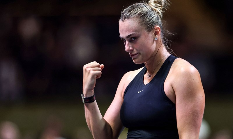Bizaran dvoboj u Dubaiju: Bitka spolova pripala Kyrgiosu, Sabalenka bez osvojenog seta