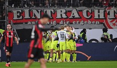 Drama u Frankfurtu s dva gola u sudačkoj nadoknadi, Borussia do boda u 96. minuti