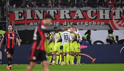 Drama u Frankfurtu s dva gola u sudačkoj nadoknadi, Borussia do boda u 96. minuti