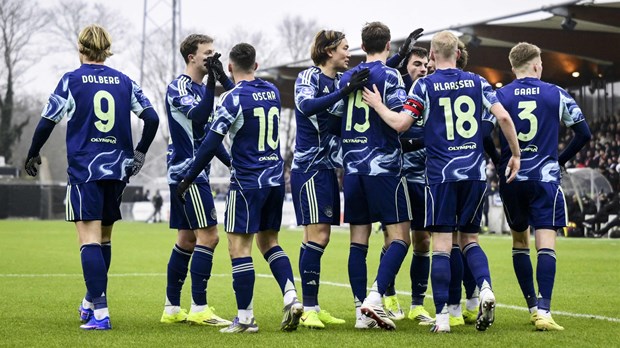 Halilović asistirao za remi, Ajax sačuvao vodstvo kod Telstara, Šutalo na klupi