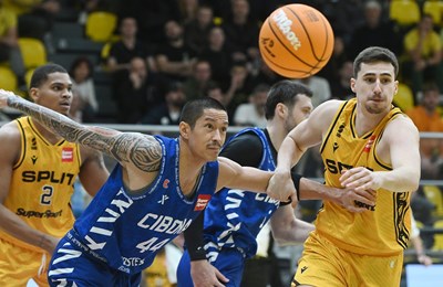 Cibona sjajnom završnicom do pobjede kod Splita, Zadar slavio kod Dubrave