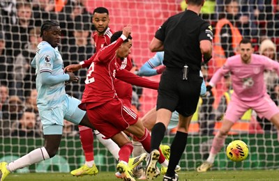 Novi kiks Liverpoola, Chelsea se vratio prvenstvenim pobjedama